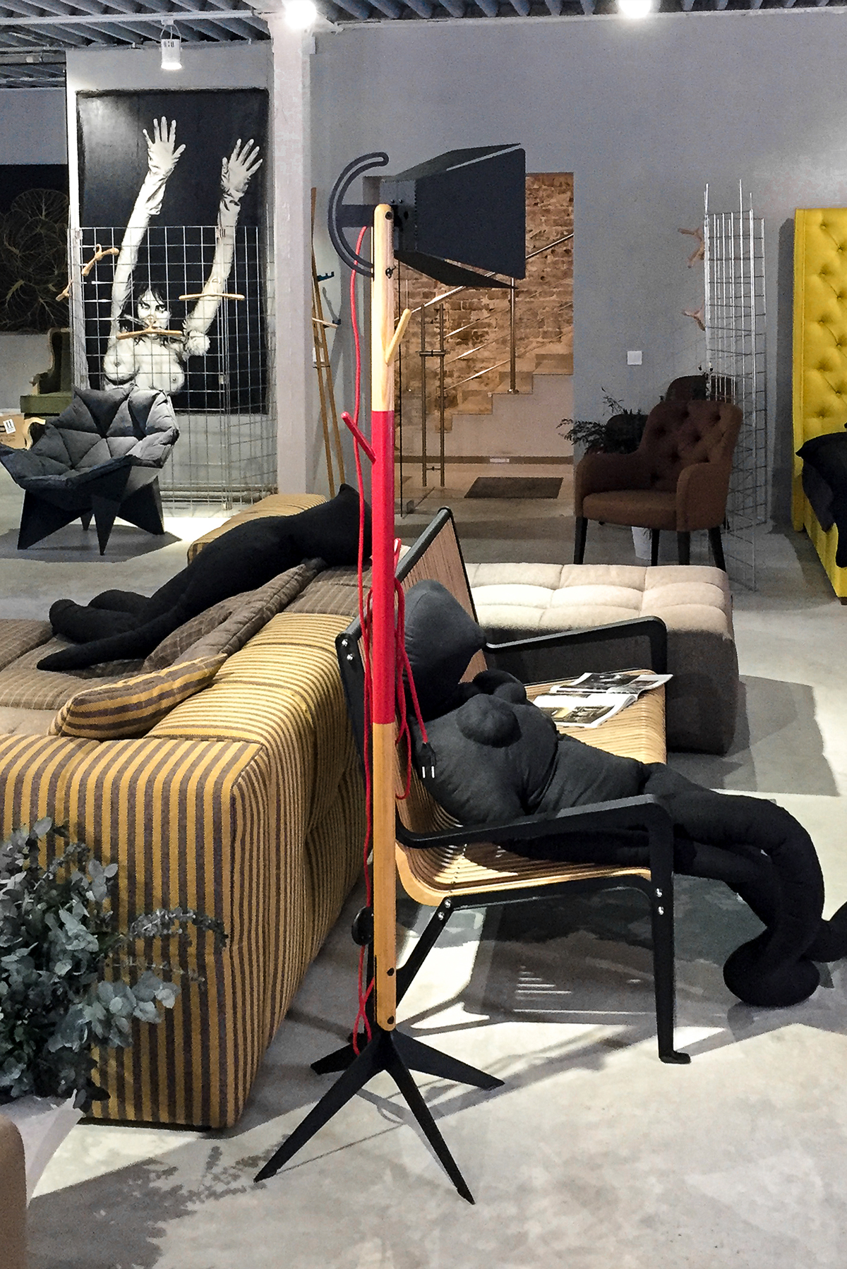 Black design，blackwork，lamps and lanterns，Home appliance design，industrial design，personality，rise，